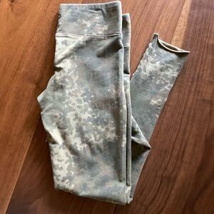 TNA XS Camouflage leggings